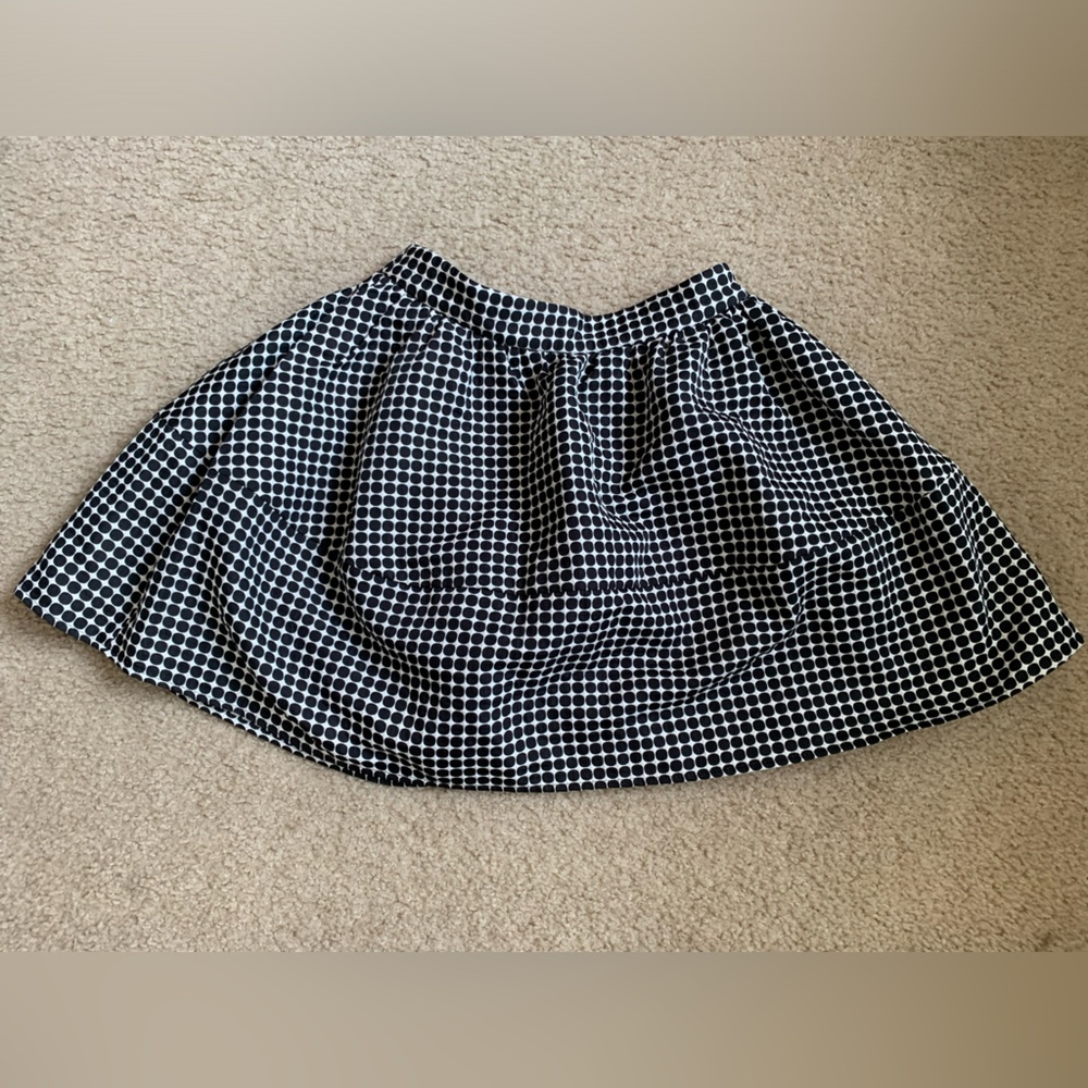 EXPRESS black and white patterned skirt. Size 2